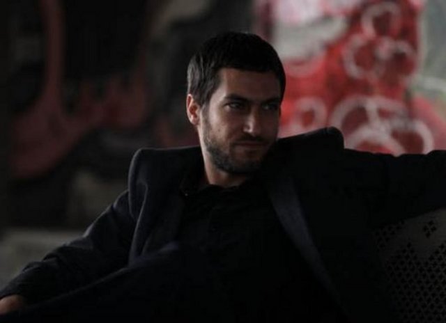 Hakman, Erkin Koray'ın Yeraltı Dörtlüsü grubu elemanlarından Ataman Hakman oğlu.  -  -