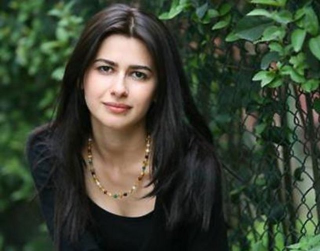 Nesrin Cavadzade, Azerbaycanlı.  -