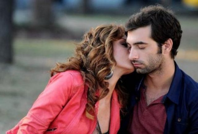 Kayıp Şehir dizisi İlker Kaleli'yi de geniş kitlelere tanıtmıştı.  -  -  -  -  -  -