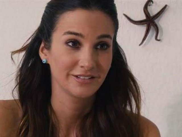 Ama aslen Diyarbakırlı. Bölgedeki büyük bir aşiretin mensuplarından.  -