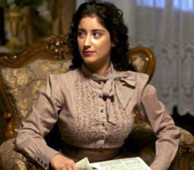 Oyuncu Hazal Kaya, Gaziantep doğumlu.