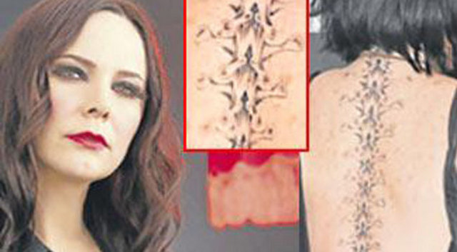 Şebnem Ferah'ın omurilik şeklindeki dövmesi en dikkat çeken dövmeler arasında.