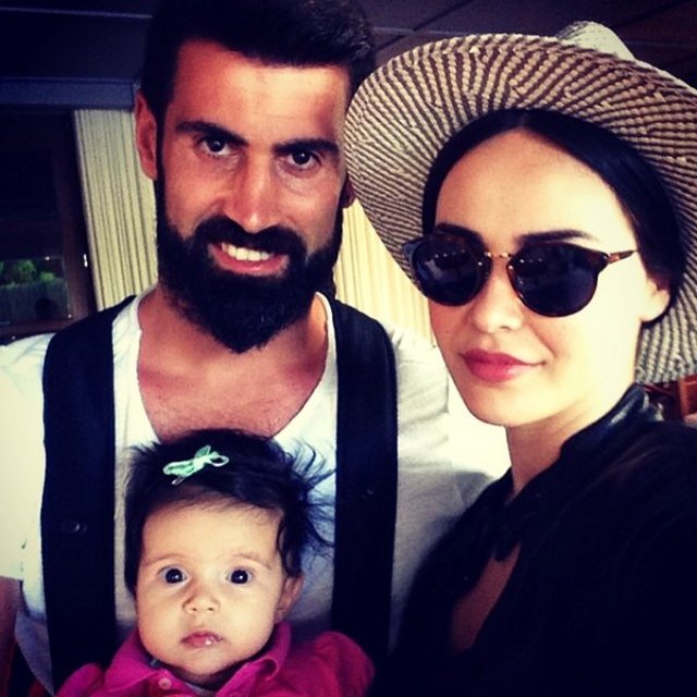 Volkan Demirel, koluna kızı Yade'nin doğum tarihi ve elinin dövmesini yaptırmıştı.