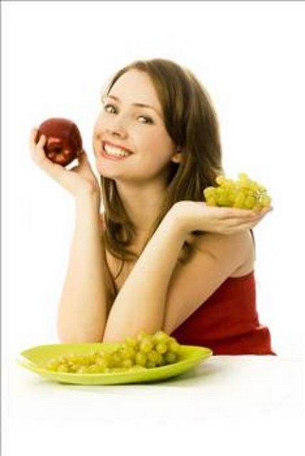 Bugün kullanılan ilaçların önemli bir kısmının doğal ürünlerden geliştirildiğini ifade eden Sezgin, çalışmalarda doğal ürünler içindeki çeşitli maddelerin kansere karşı etkinliklerinini değerlendirildiğini ve etkili olan maddeler ayrıştırılarak, ilaç geliştirme safhasına alındığını belirtti.