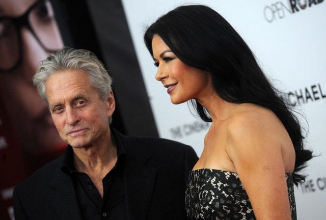 Son olarak Hollywood'un en imrenilen çiftlerinden Catherine Zeta-Jones ve Michael Douglas'ın ayrıldıklarını açıklamasının ardından şöhretli çiftlerin neden evliliklerini yürütemediğini uzmanlara sorduk.