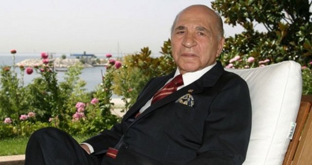 1972'de Borusan Holding'i kurarak topluluğun ilk adımını attı.