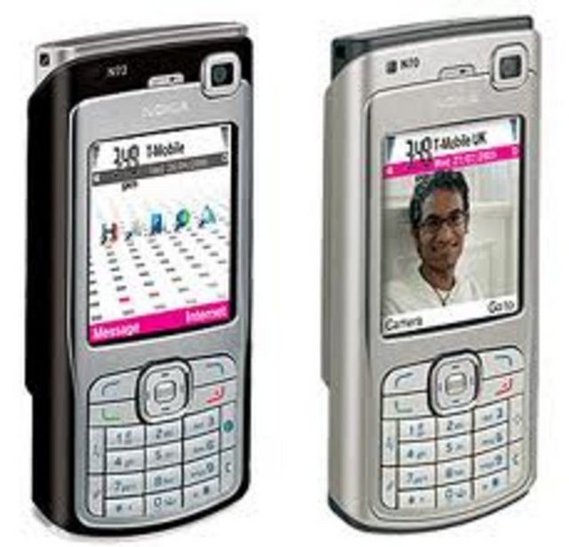 2005-Nokia N70