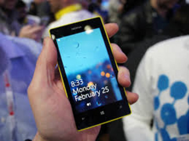 2013-Nokia Lumia 520
