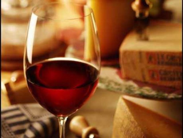 ALKOL UYKUYA DALMAYI KOLAYLAŞTIRIR - YANLIŞ