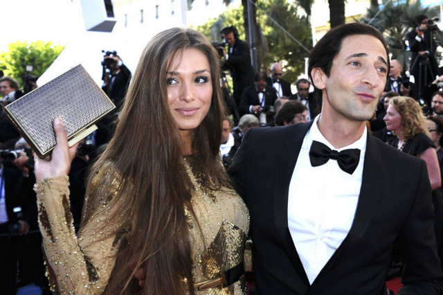 ADRIAN BRODY VE SEVGİLİSİ LARA FIETO