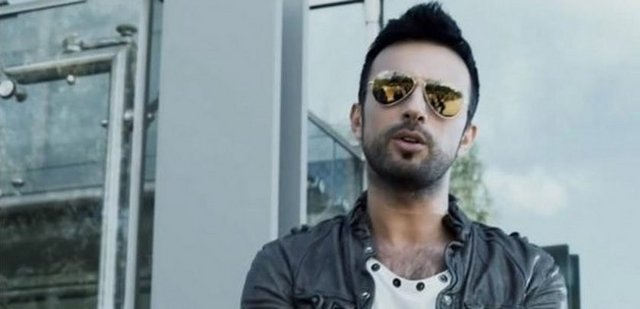 Tarkan -  Dünya basını tarafından Popun Prensi ve Boğazın Prensi olarak anılan Tarkan'ın  on dört Kral Müzik Ödülü, altı Altın Kelebek Ödülü ile bir Dünya Müzik Ödülü bulunmaktadır.