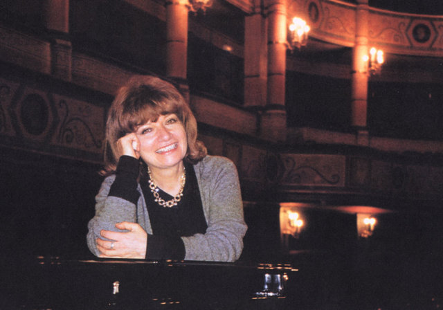 İdil Biret - Türk piyano sanatçısı