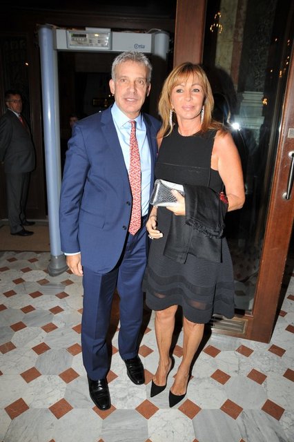 GARY LACHMAN, DALIA GARIH 