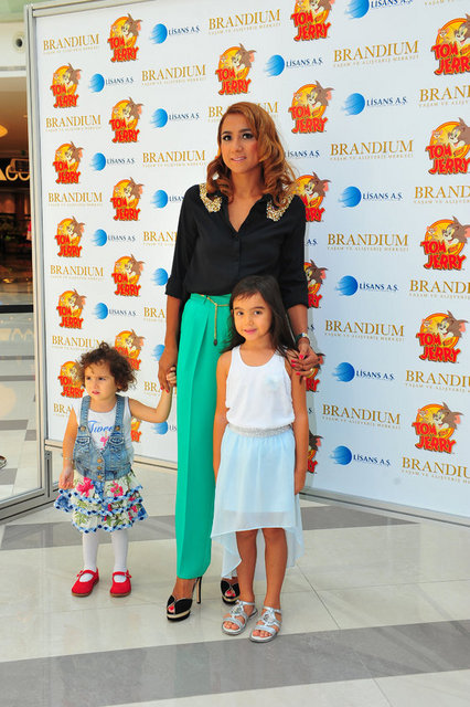 MAHBUBE, LARA, MELİSA GÜRKAN 