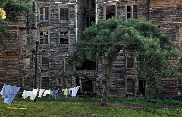 En büyük ahşap yapı: Rum yetimhanesi