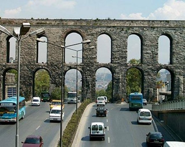 En eski su kemeri: Valens Su Kemeri