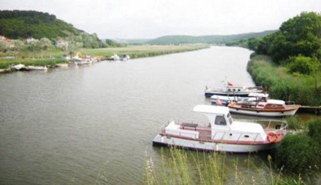 En büyük akarsu: Riva Deresi