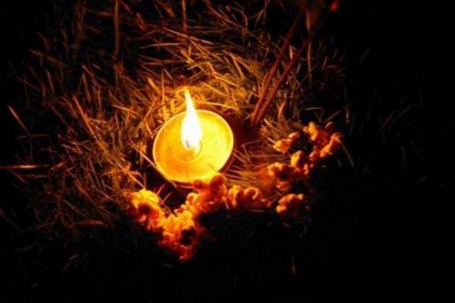 Yerçekimsiz ortamda mum alevi küre şeklinde olur.