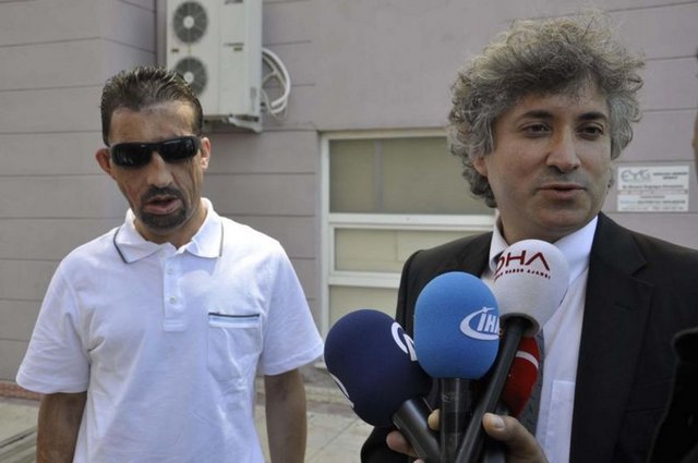 Yaptığı yüz nakilleriyle adını tüm dünyaya duyuran Prof. Dr. Ömer Özkan ve eşi Doç. Dr. Özlenen Özkan'ın da aralarında bulunduğu Akdeniz Üniversitesi'nde görevli 37 akademisyen hakkında, 'nitelikli dolandırıcılık' suçlamasıyla Antalya Cumhuriyet Başsavcılığı tarafından soruşturma başlatıldı.