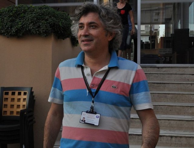 PROF. Dr. Ömer Özkan, Akdeniz Üniversitesi'nde görevli 37 doktor hakkında 'nitelikli dolandırıcılık' iddiasıyla başlatılan soruşturmayla ilgili basın toplantısı düzenledi.  -