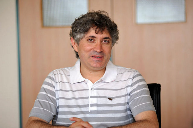 Soruşturma kapsamında üniversitede görevli akademisyenler ile doktorlar, geçen hafta ifade için Antalya Emniyet Müdürlüğü Organize Suçlar Büro Müdürlüğü'ne bağlı Mali Şube Bürosu'na çağrıldı.