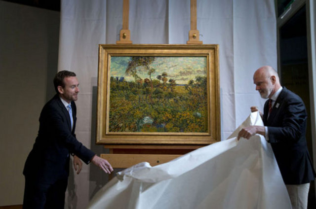 Hollandalı ünlü ressam Vincent Van Gogh'un kayıp olduğu sanılan 'Montmajour'da Günbatımı' adlı eseri, Norveç'teki bir çatı katında yıllarca kaldıktan sonra gün ışığına çıkarıldı. Ünlü ressamın 140 eserinin sergilendiği Van Gogh Müzesi her yıl milyonlarca ziyaretçi çekiyor.