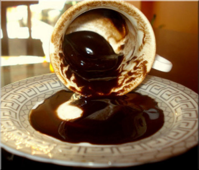 Kahve Falında ARMUT Görmek:  Beklediğiniz maddi imkanlar nihayet önünüze açılıyor demektir.