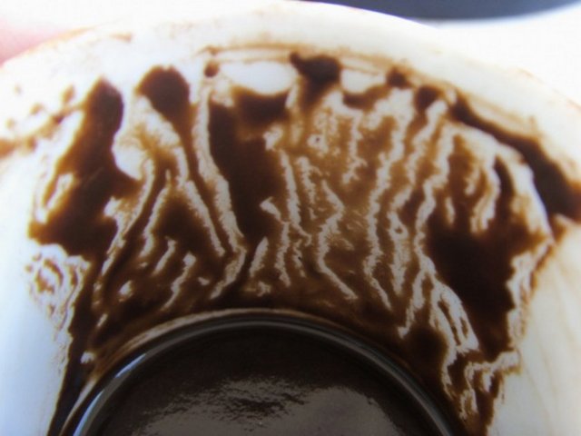 Kahve Falında AMPUL Görmek:  Dertleriniz sona erecek, huzurlu ve pozitif günler sizi bekliyor demektir. -