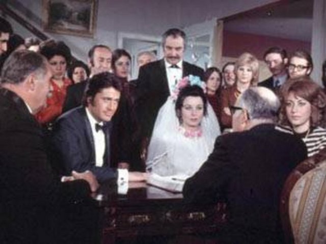 İkili ilk olarak yönetmenliğini Memduh Ün'ün yaptığı Gelincik filmi ile izleyici karşısına çıktı.