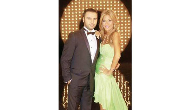 Alişan, geçtiğimiz yıllarda vatani görevini yapmak için İzmir'e gitti. Programda yalnız kalan Çağla Şıkel ise Alişan'dan başka hiç kimse ile program sunmayacağını açıklamıştı. -