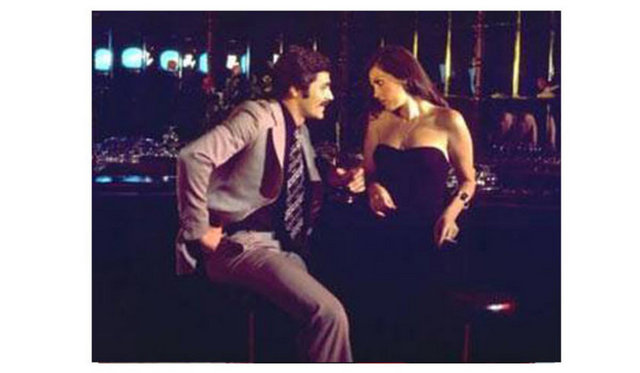 Usta oyuncular , sinema tarihinin unutulmaz ikililerinden biri olacaklarının ilk sinyelini, başrolü paylaştıkları 'Selvi Boylum Al Yazmalım' filmi ile verdi. -  -