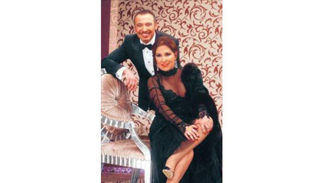 Nükhet Duru ise sahnedeki ışığımı Cenk'e borçluyum diyerek daha uzun yıllar birlikte sahne alacaklarının müjdesini veriyor. -  -