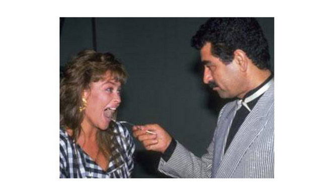 İlk olarak Ayşem filmi için kamera karşısına geçen Avşar ve Tatlıses'in filmleri büyük ilgi gördü.