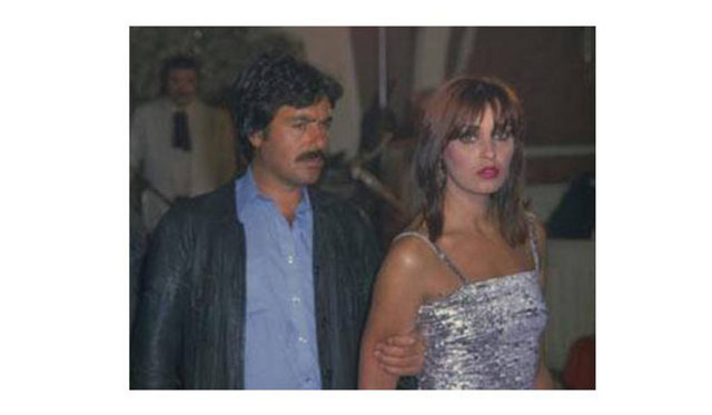 Kimi zaman zengin kız fakir çocuk ilişkisini, kimi zaman ise sanatçı ile sosyetik güzel aşkını anlattı Ferdi Tayfur ve Necla Nazır... -