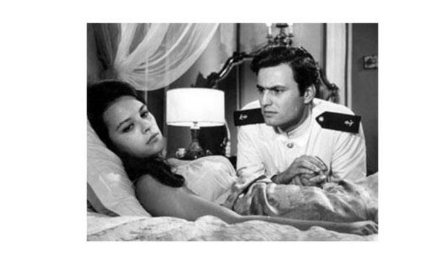 Katıldığı bir yarışma ile şöhret kapısını aralayan Ediz Hun ve 1963 yapımı Susuz YAz ile Türk sinema tarihine adını altın harflerle yazdıran Hülya Koçyiğit de yeşilçam'ın unutulmaz çiftlerinden. -