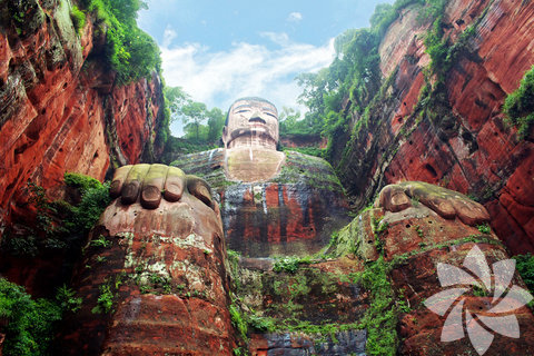 Dev Buda, Leshan, Çin