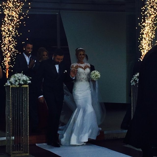 Çiftin mutlu anları kameralara böyle yansıdı.