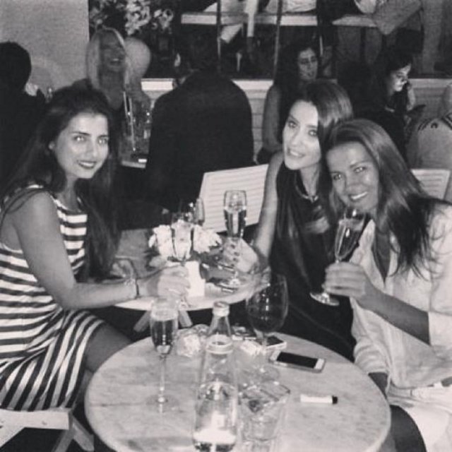 ÖZGE ULUSOY - Canlarım bana kutlama yaptı