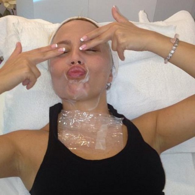 LERZAN MUTLU - Cilt bakımı -