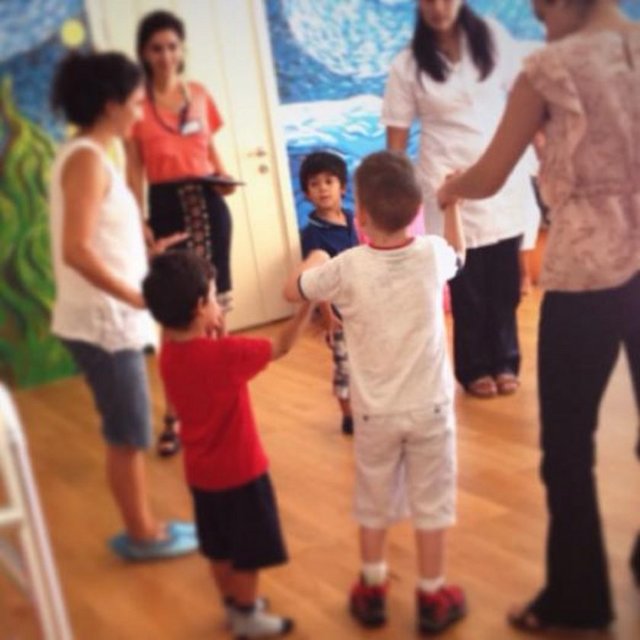 ÖZGE UZUN - Çocuklar insan ayırmaz temiz yürekleriyle tutat elleri. Onların zihnini kirleten biziz -  -