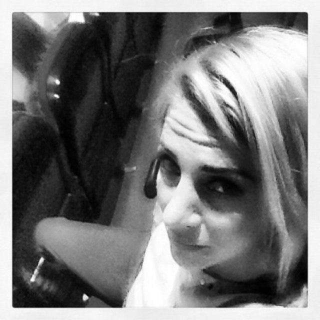 BUKET DEREOĞLU - Şşş alooo der gibi gibi -