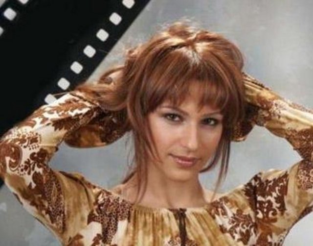 Firdevs Güneş yarışmadan sonra iki albüm çıkardı ama bir türlü hayal ettiği gibi yıldız olamadı. Ondan gelen son haberlerden biri gece kulüplerinde sahneye çıktığı yolundaydı. SÖzün kısası onun da yarışma sırasında elde ettiği şöhret parmaklarının arasından kayıp gitti.