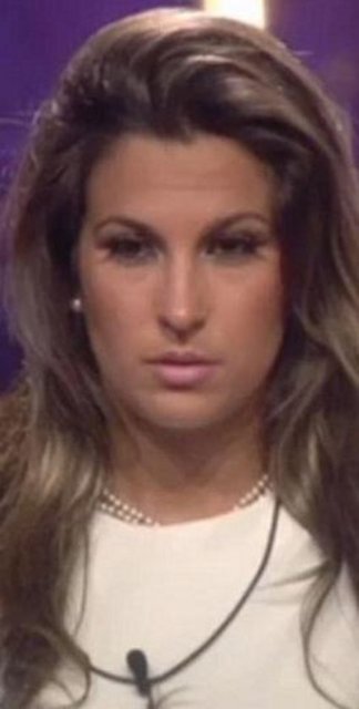 Charlie Travers, Kohn ile aralarında yakın bir ilişkinin yaşanamayacağını ısrarla söylüyor...