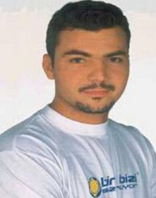 Biri Bizi Gözetliyor'dan sonra katıldığı Orada Neler Oluyor'dan da başka bir yarışmacıyla kavga ettiği için çıkarılmıştı...