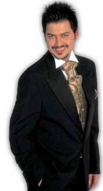 Katıldığı bir programda kafasında bardak kıran Caner, daha sonra bir başka TV programının öncesinde güvenik güçlerinden yediği dayakla gündeme geldi. Ama onun şöhreti de kısa sürdü. Hayatını kazanmak için taksi şoförlüğü yapmaya başladı. Yaptığı her şeyin reklam amaçlı oldğunu söyleyenlere cevabı da "Onlar reklamsa, ben niye geçinmek için taksi şoförlüğü yapıyorum" oldu.