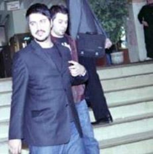 Ama onun şöhreti de kısa sürdü. Hayatını kazanmak için taksi şoförlüğü yapmaya başladı. Yaptığı her şeyin reklam amaçlı oldğunu söyleyenlere cevabı da "Onlar reklamsa, ben niye geçinmek için taksi şoförlüğü yapıyorum" oldu. Ama onun şöhreti de kısa sürdü. Hayatını kazanmak için taksi şoförlüğü yapmaya başladı. Yaptığı her şeyin reklam amaçlı oldğunu söyleyenlere cevabı da "Onlar reklamsa, ben niye geçinmek için taksi şoförlüğü yapıyorum" oldu.