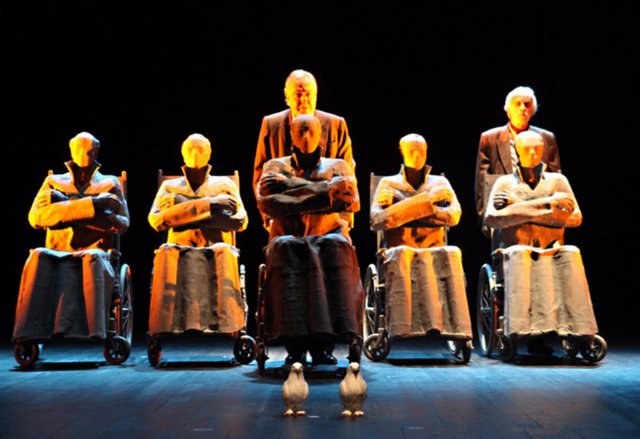 Yargıtatör: Perdeci Oyuncuları'nın rejisiyle sahnelenecek oyunun yazaru Mustafa Balbay. Kadrosu oluşum aşamasındaki oyunda yer alacağı netleşen isimler Rutkay Aziz ve Taner Barlas.