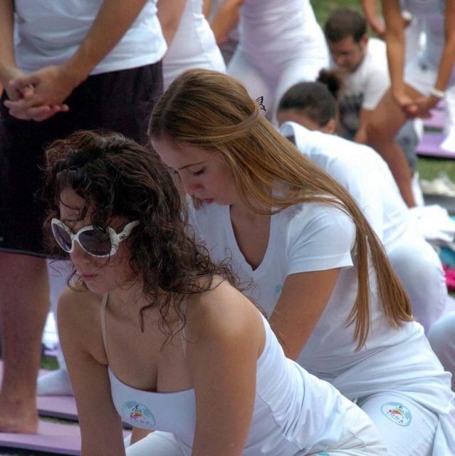 Güney Kore'deki Suwon Katolik Üniversitesi'nce yapılan araştırmaya göre yoga kadınların cinsel arzusunu artırıyor.