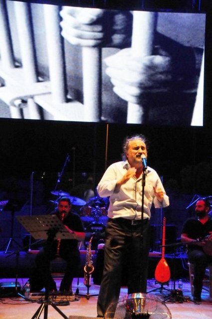 DNA haritasına baktırdığını söyleyen Konak, "Eğer başıma bir iş gelmezse ya da bir kendini bilmez çıkıp bizi vurmazsa 76 yaşında öleceğim" dedi