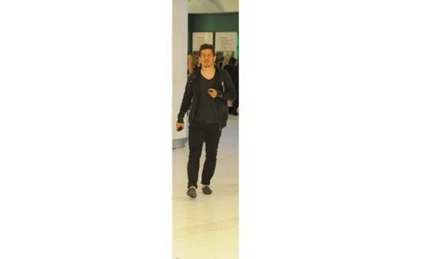 Fenerbahçe'nin ünlü futbolcusu Emre Belözoğlu, kısa boyuna rağmen, kısa paça pantolon giymeyi tercih ediyor...